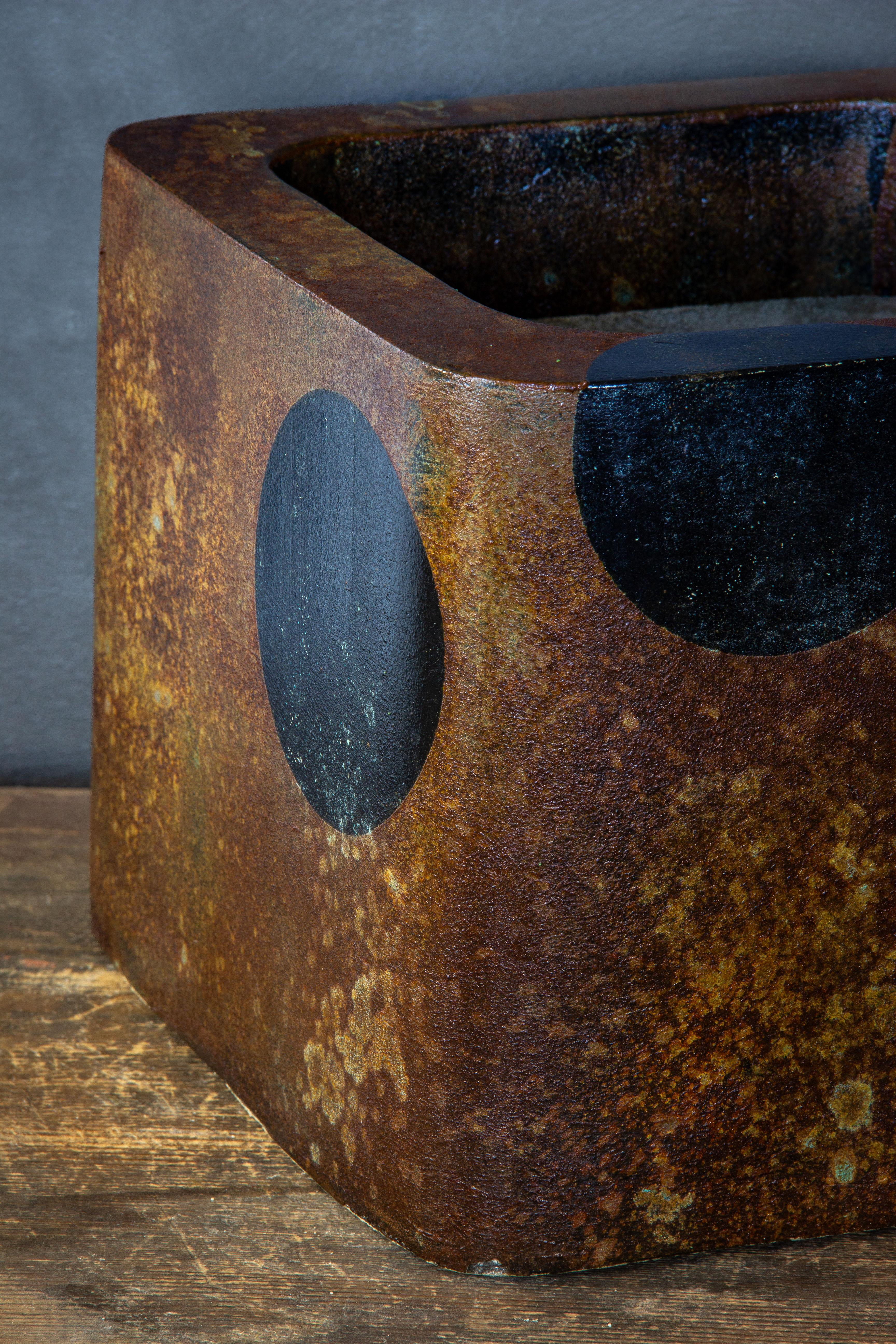 Osłonka z motywem planet i orbit w efekcie kortenu, ręcznie wykonana dekoracja industrialna